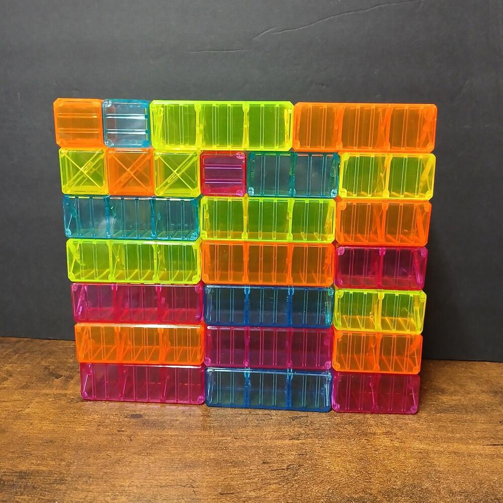 Lot of 25 Vintage Knockout Board Game Replacement Color Bricks